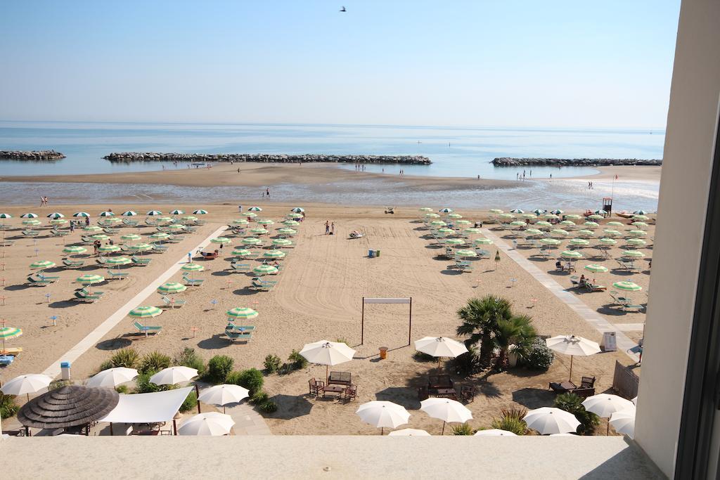 Hotel Belvedere Spiaggia Ρίμινι Εξωτερικό φωτογραφία