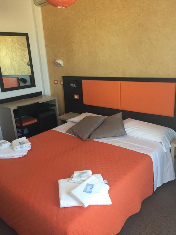 Hotel Belvedere Spiaggia Ρίμινι Εξωτερικό φωτογραφία